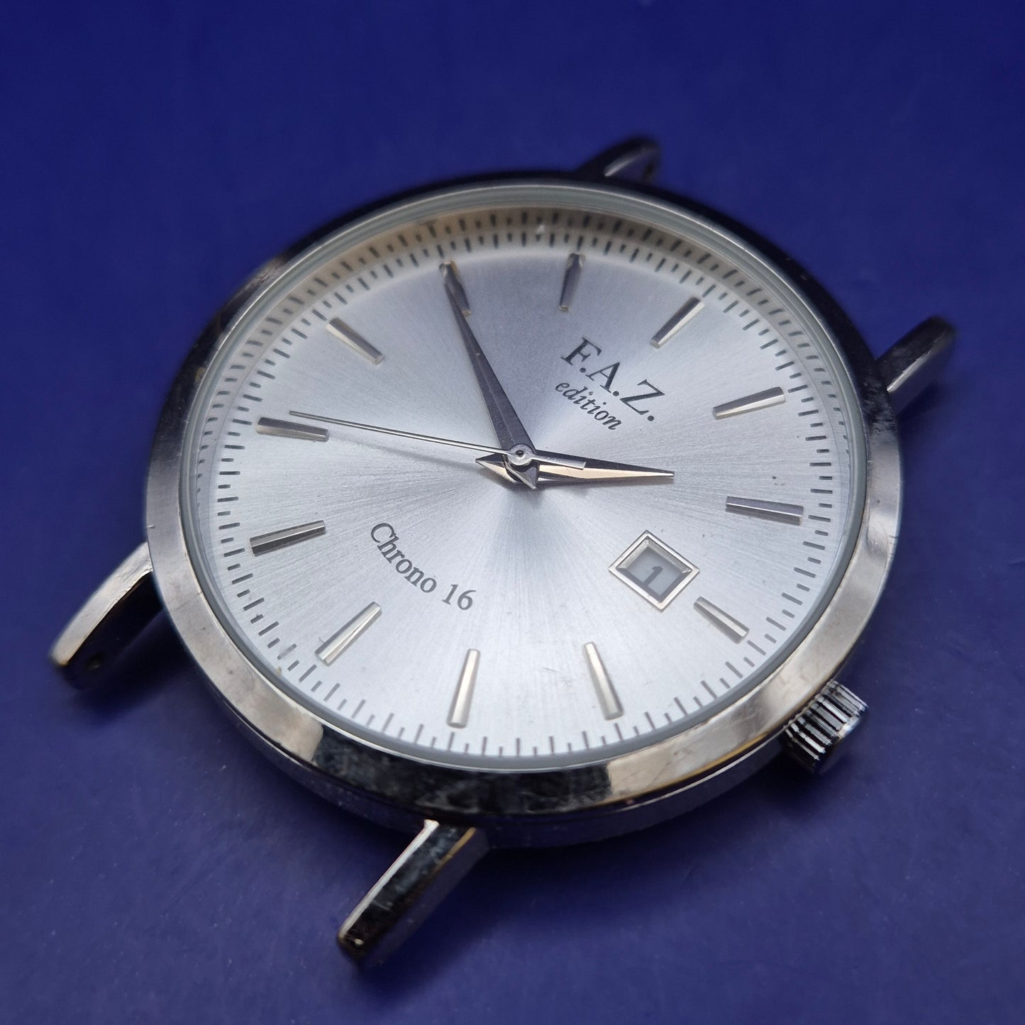 Klassische F.A.Z. Edition Chrono 16 Herren Uhr – Zeitloser Stil