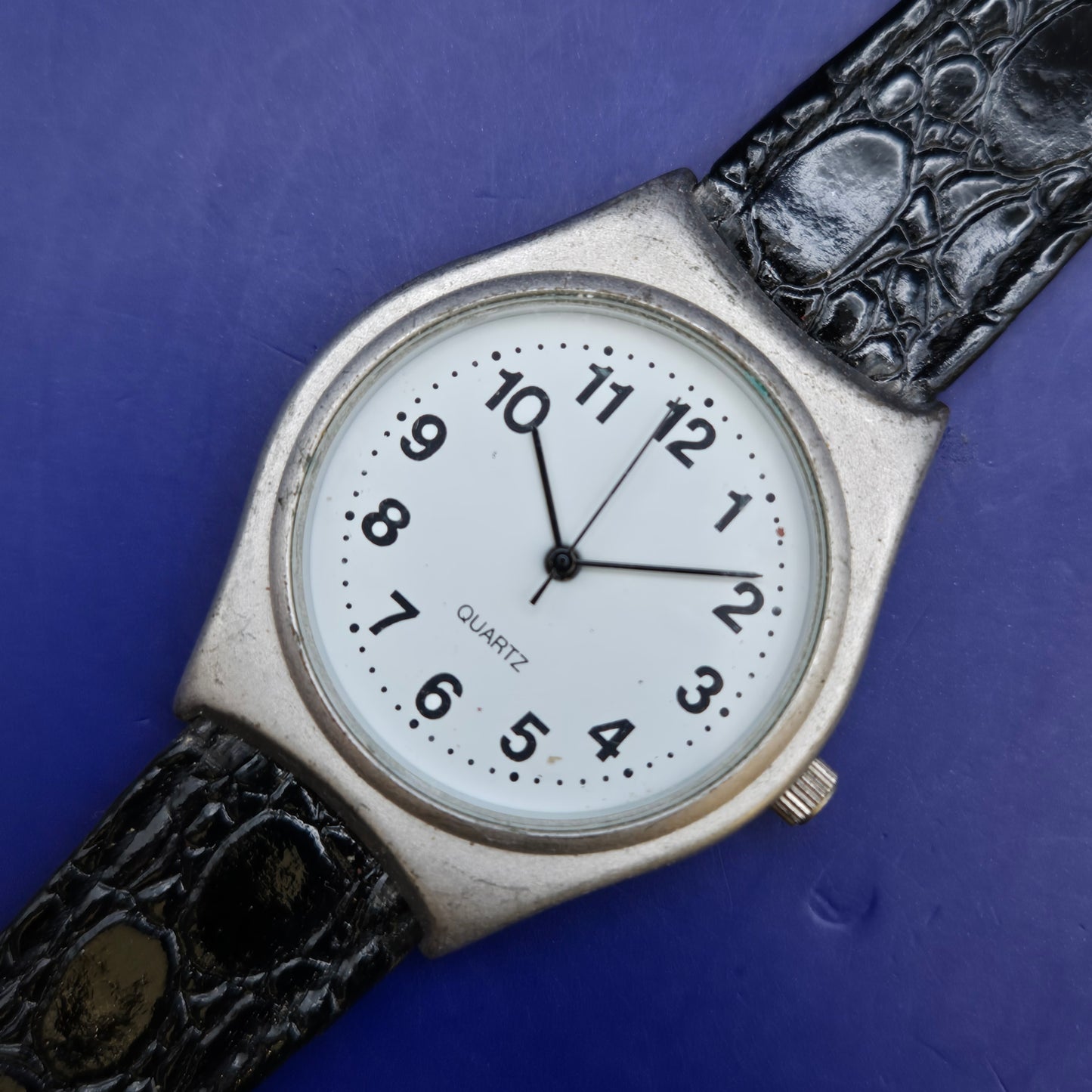 Klassische Quartz Unisex Uhr – Minimalistisches Design mit Lederarmband