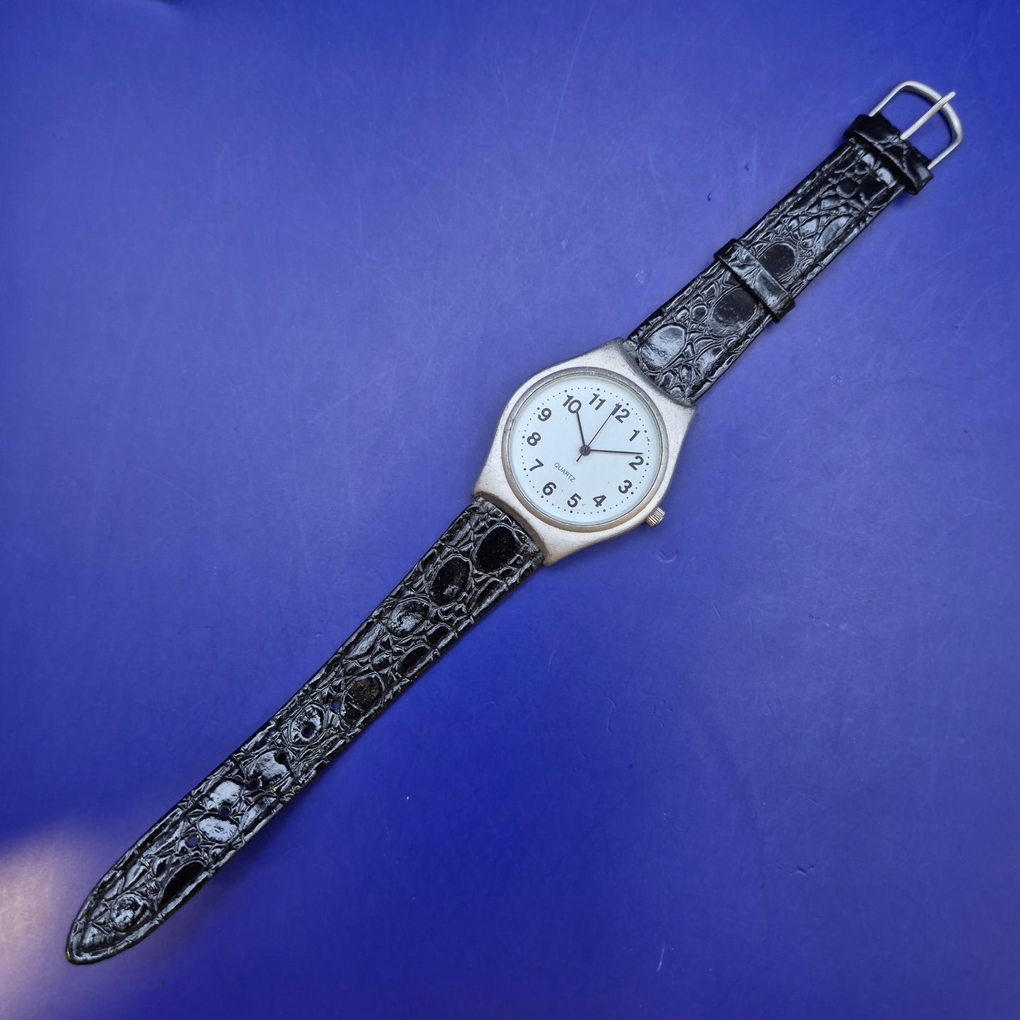 Klassische Quartz Unisex Uhr – Minimalistisches Design mit Lederarmband