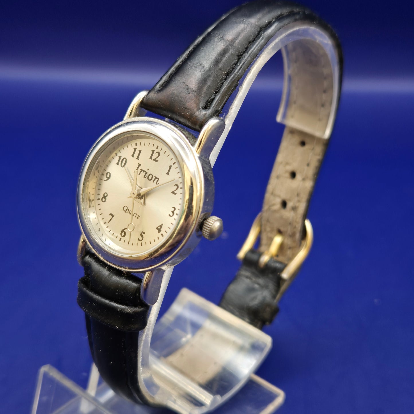 Klassische Irion Damen Uhr – Zeitloses Design mit Lederarmband