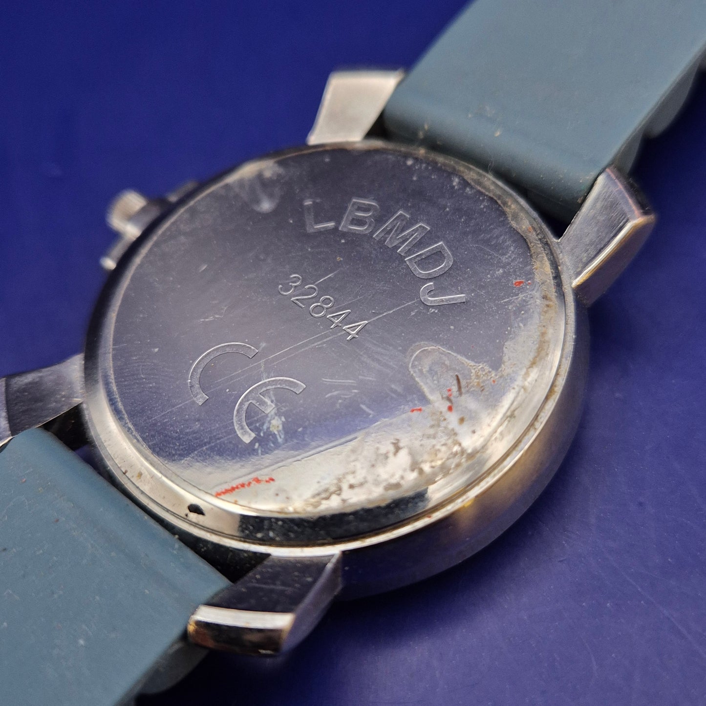 Moderne LBMDJ Damen Uhr – Sportlicher Look in Mattblau und Silber