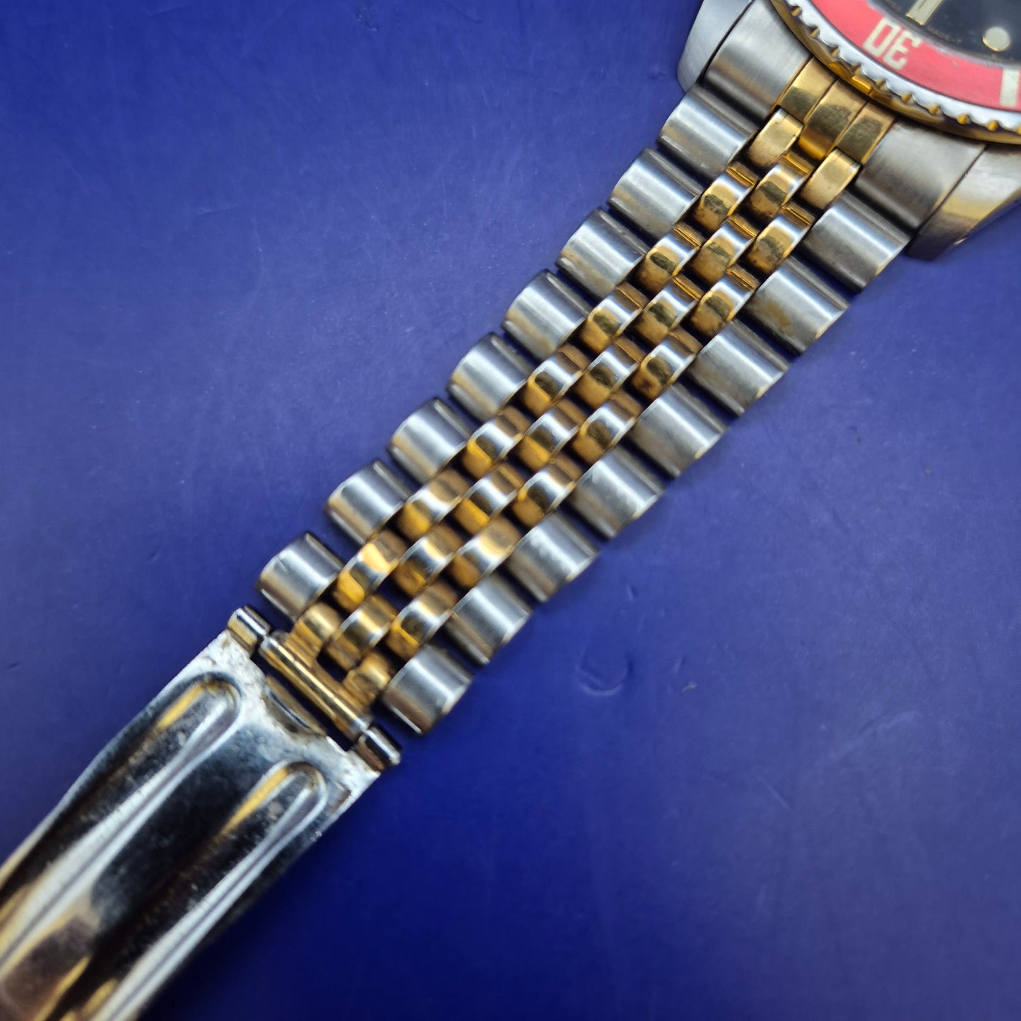 Klassische Dugena Herren Uhr – Sportliches Design mit Pepsi-Lünette