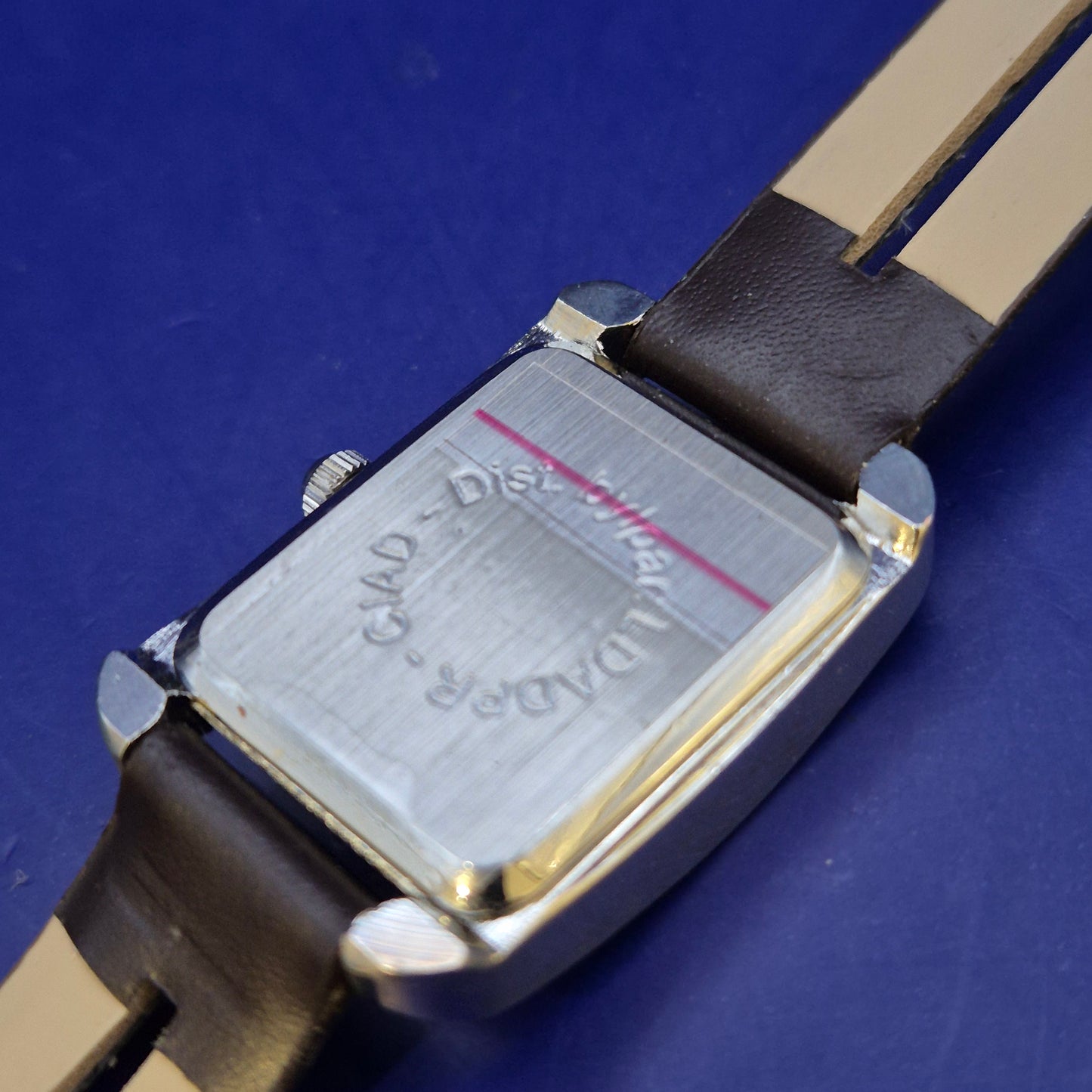 Elegante Damen Uhr – Minimalistisches Design mit braunem Lederband