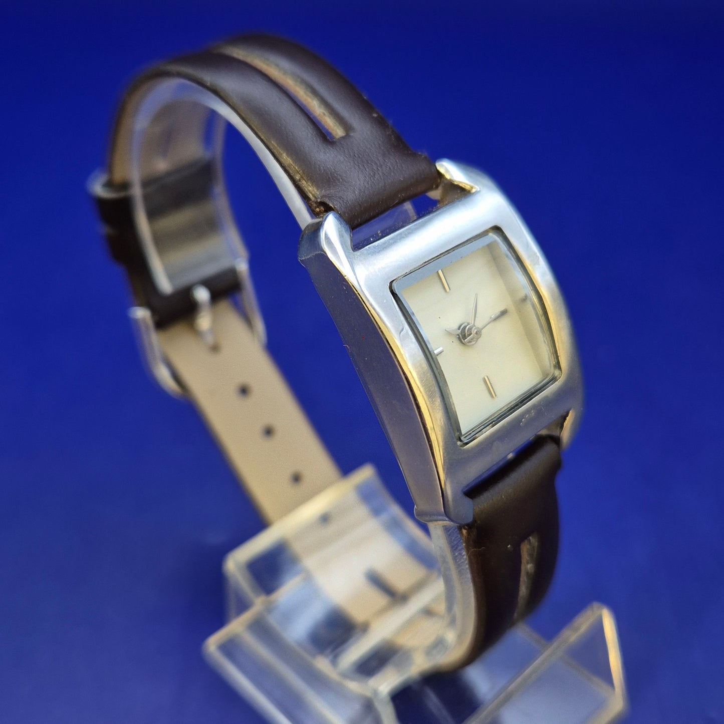 Elegante Damen Uhr – Minimalistisches Design mit braunem Lederband