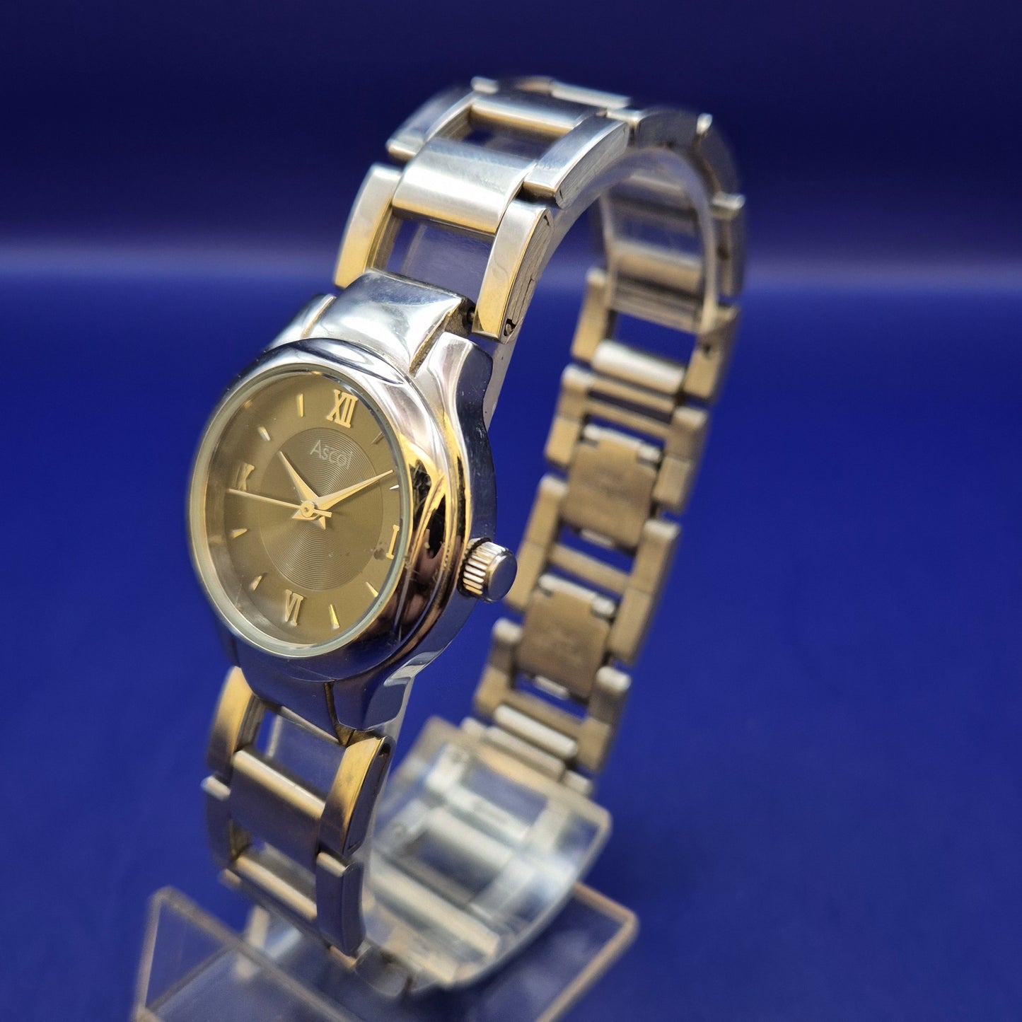 Elegante Ascot Damen Uhr – Modernes Design mit Edelstahlarmband