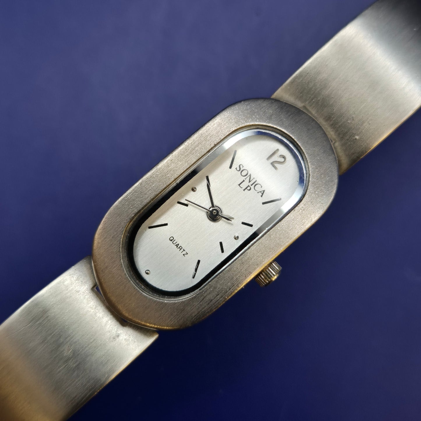 Elegante Sonica LP Damen Uhr – Ovales Design im Vintage-Stil