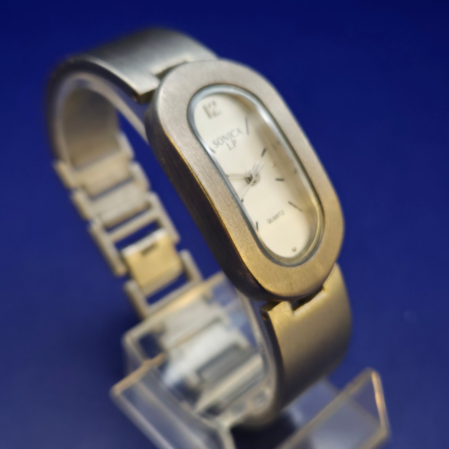 Elegante Sonica LP Damen Uhr – Ovales Design im Vintage-Stil