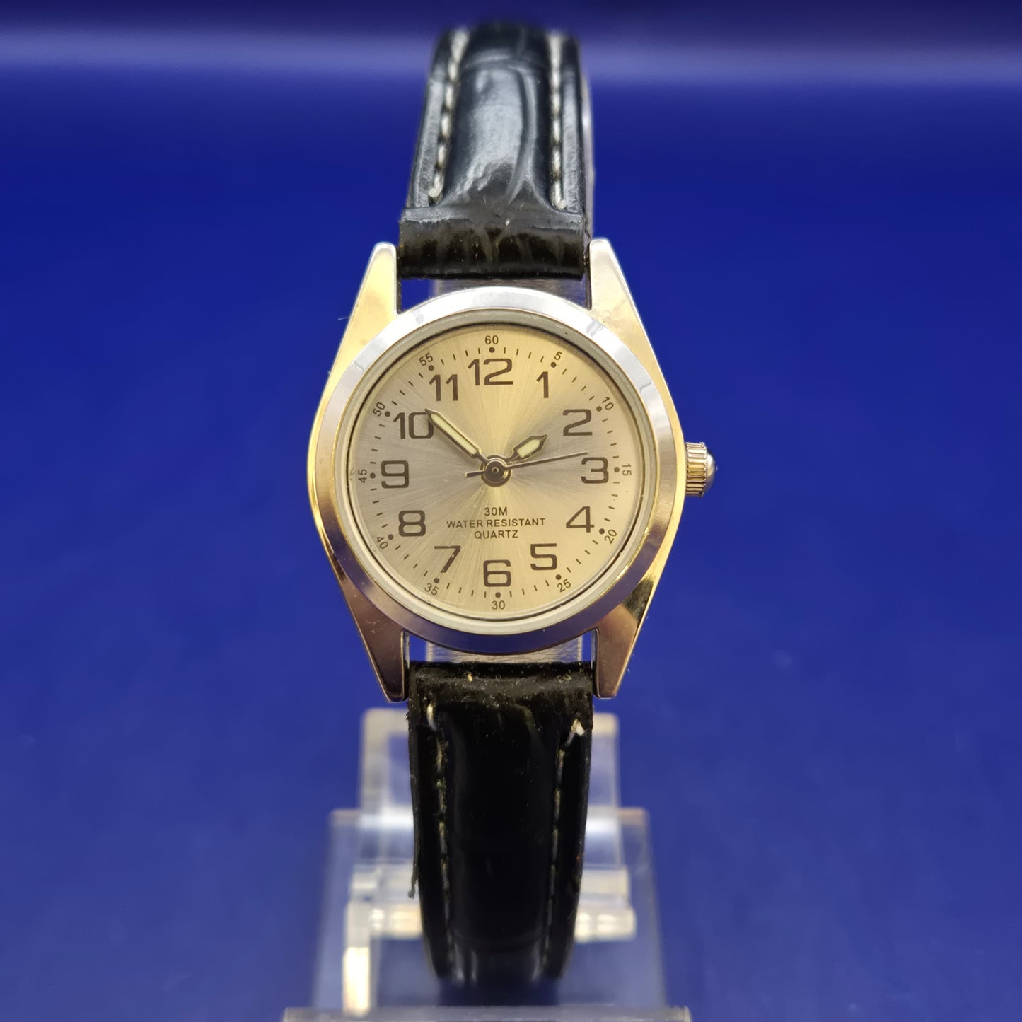 Klassische Seiko Damen Uhr – Zeitloses Design mit Lederband