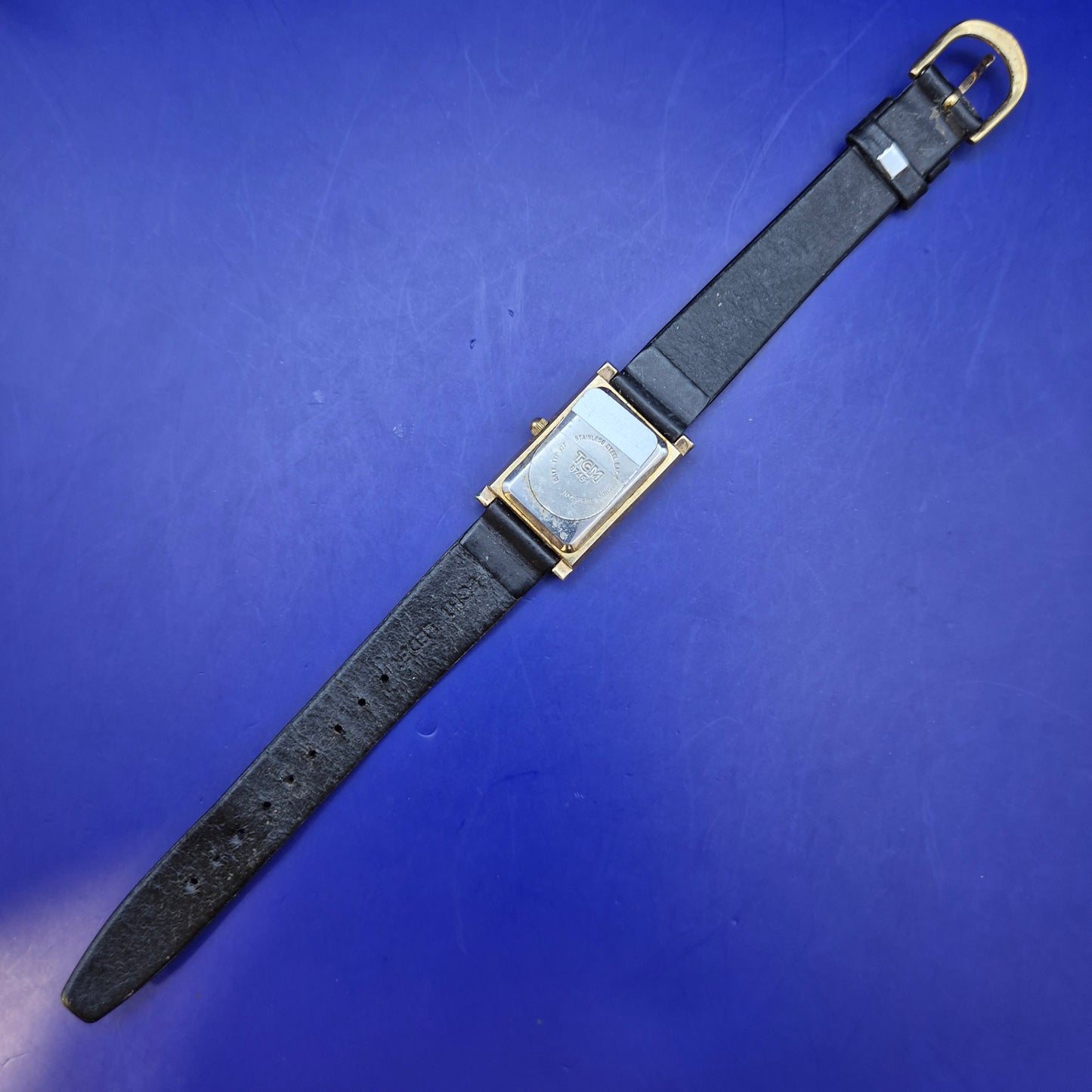 Klassische TCM Damen Uhr in Gold & Schwarz – Elegantes Rechteck Design