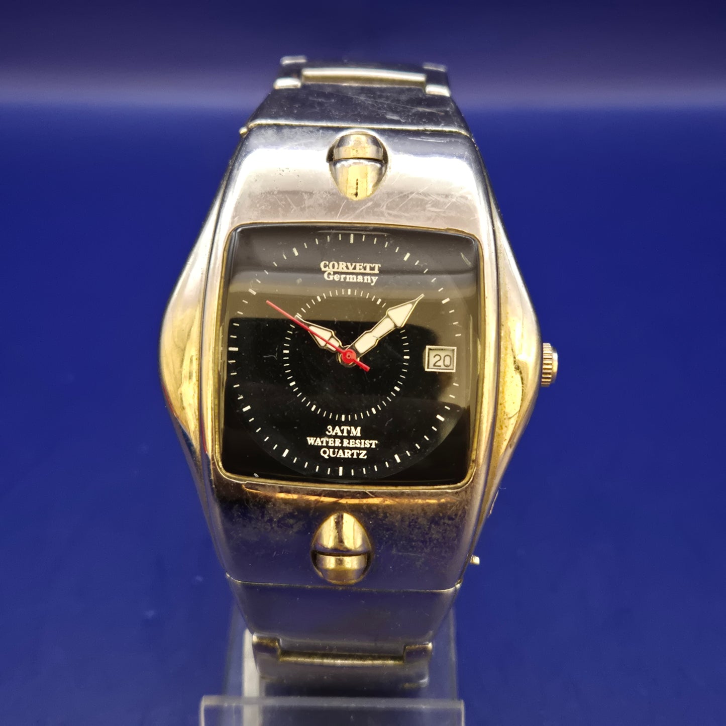 Markante Corvett Herren Uhr mit Datum – Robustes Design in Schwarz