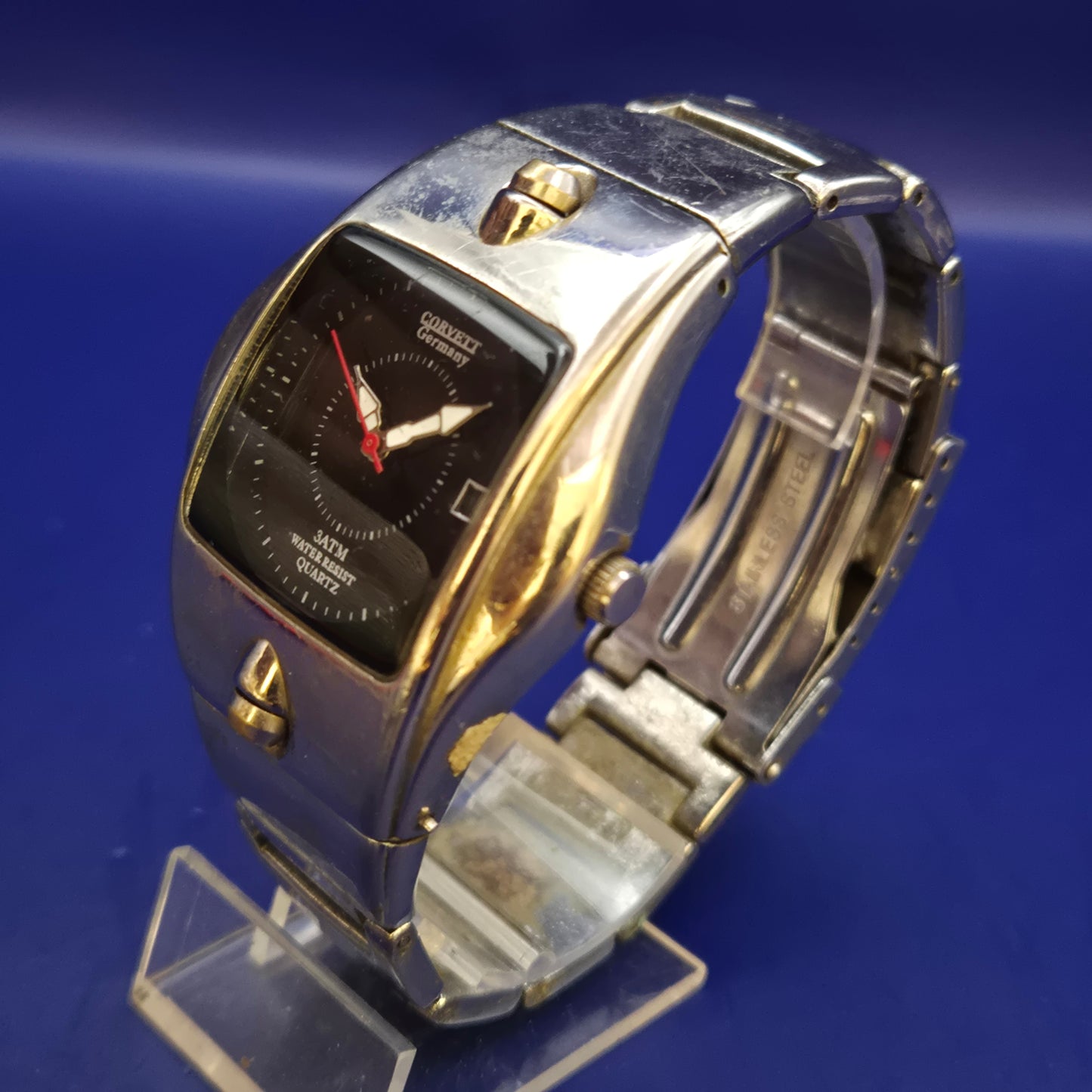 Markante Corvett Herren Uhr mit Datum – Robustes Design in Schwarz