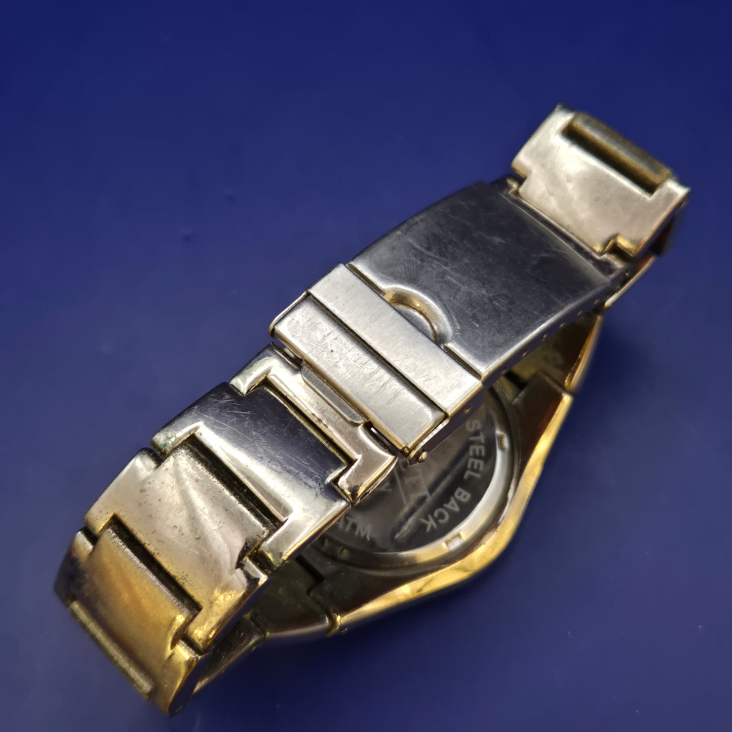 Markante Corvett Herren Uhr mit Datum – Robustes Design in Schwarz