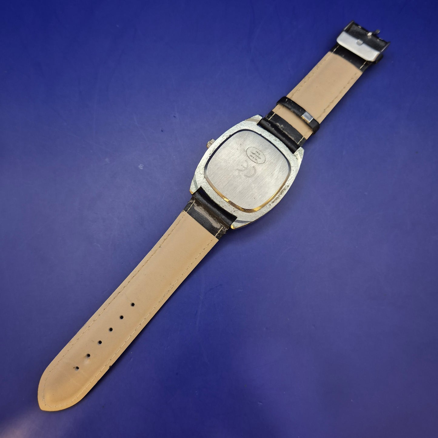 Vintage Quartz Herren Uhr – Elegantes Kissen Gehäuse in Silber