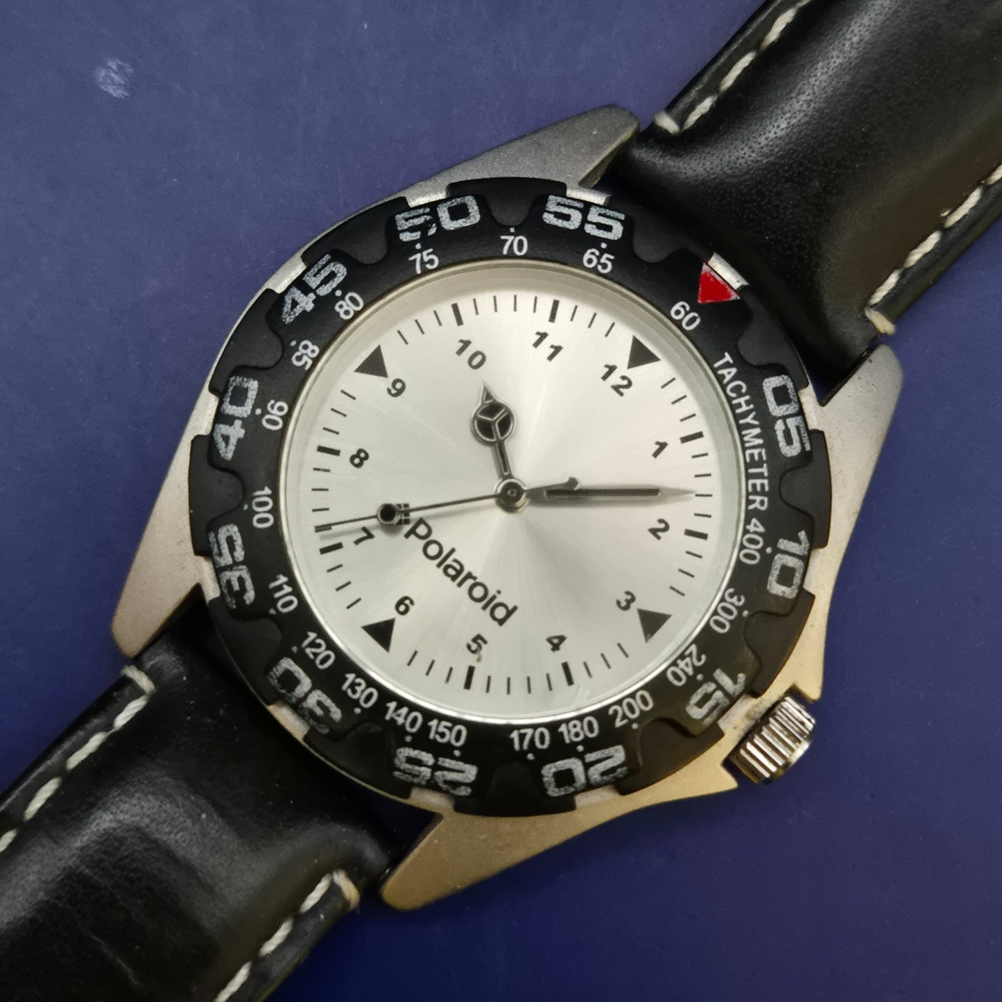 Robuste Polaroid Herren Uhr – Sportliches Design mit Tachymeter