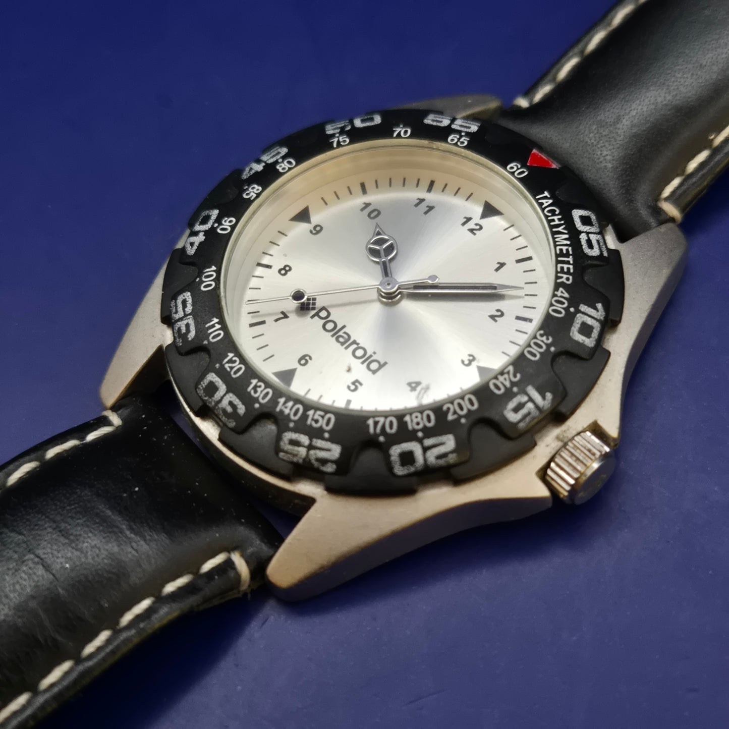 Robuste Polaroid Herren Uhr – Sportliches Design mit Tachymeter