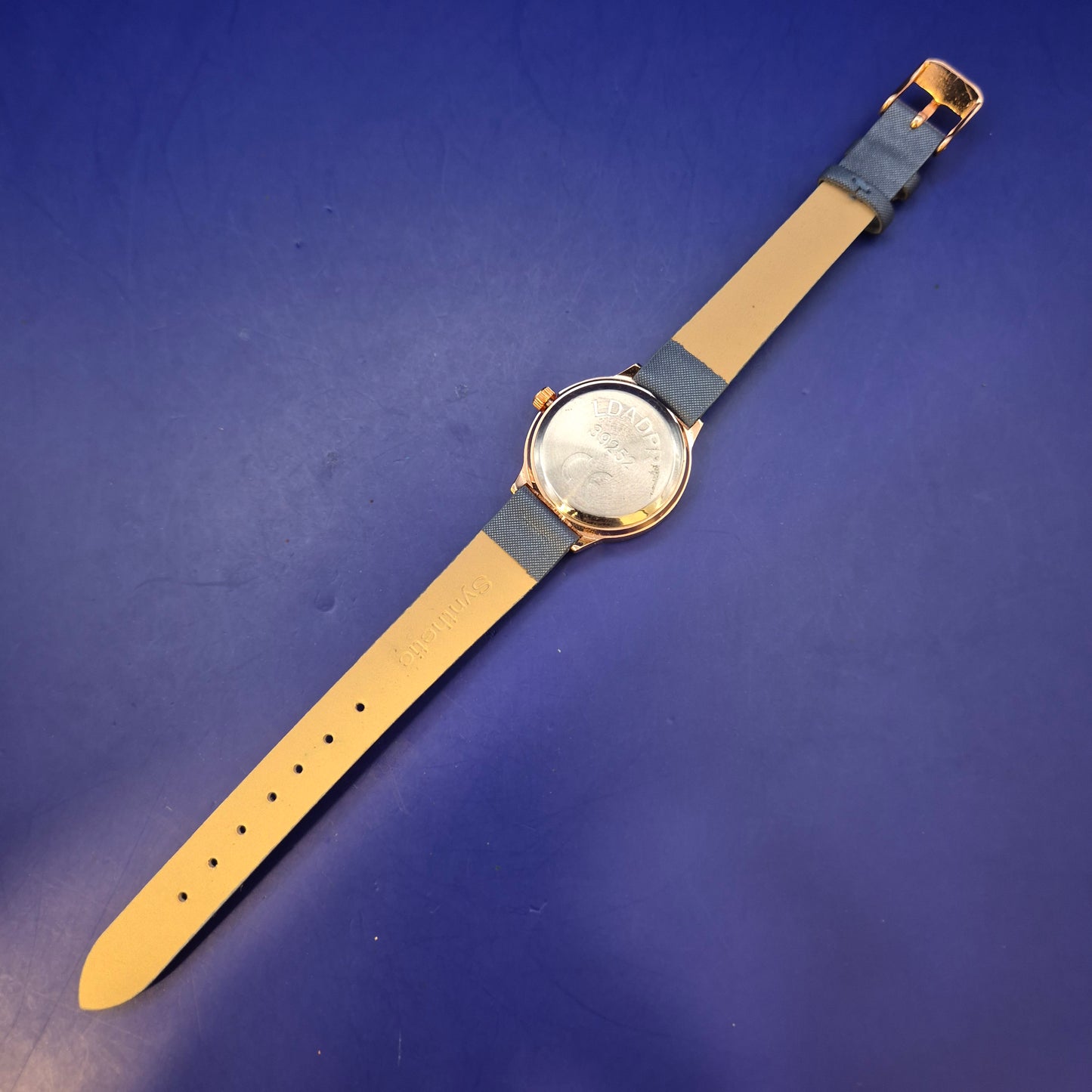 Elegante LDA DPR Damen Uhr – Modernes Design mit dunkelblauem Band