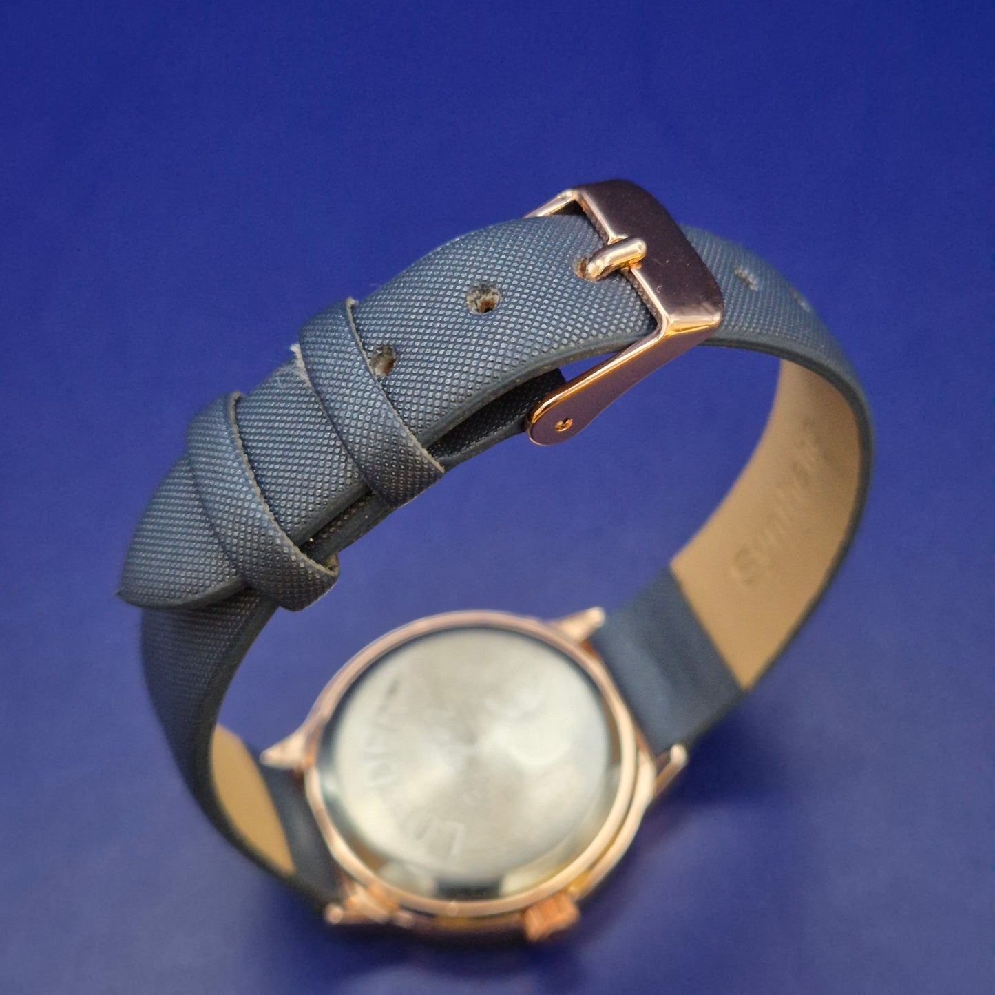 Elegante LDA DPR Damen Uhr – Modernes Design mit dunkelblauem Band