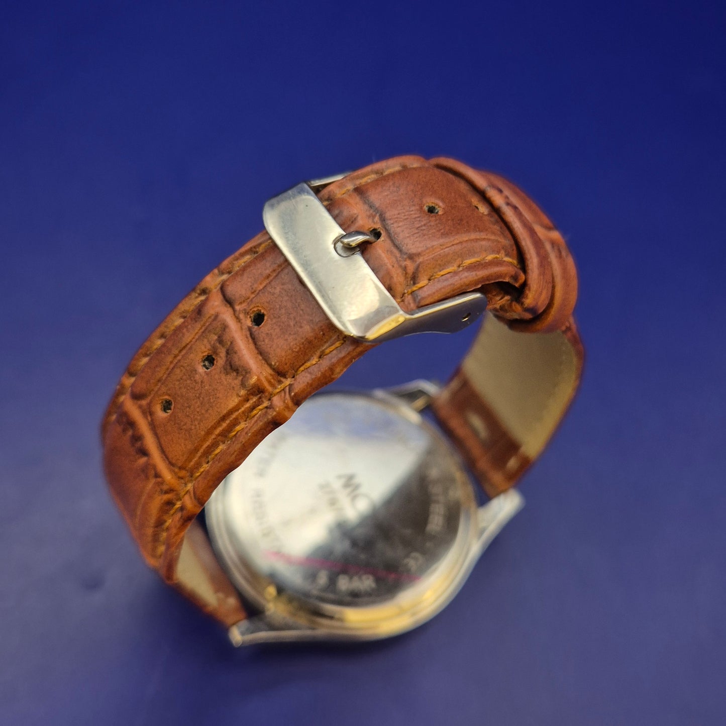 Klassische MC Herren Uhr mit braunem Lederband – Zeitloser Stil