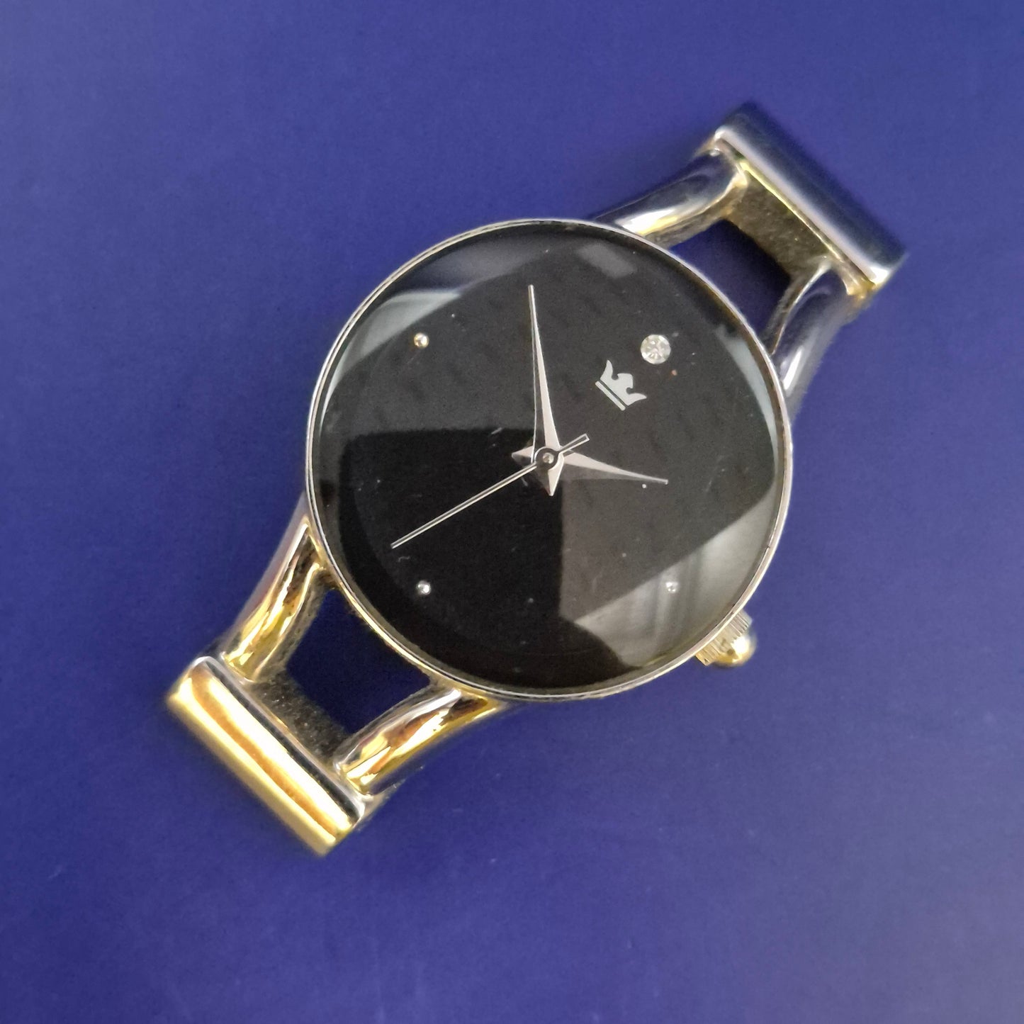 Elegante Sempre Damen Uhr – Minimalistisches Design in Schwarz und Silber