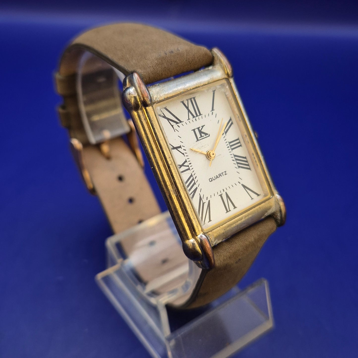 Klassische IK Damen Uhr – Rechteckiges Design mit Römischen Ziffern
