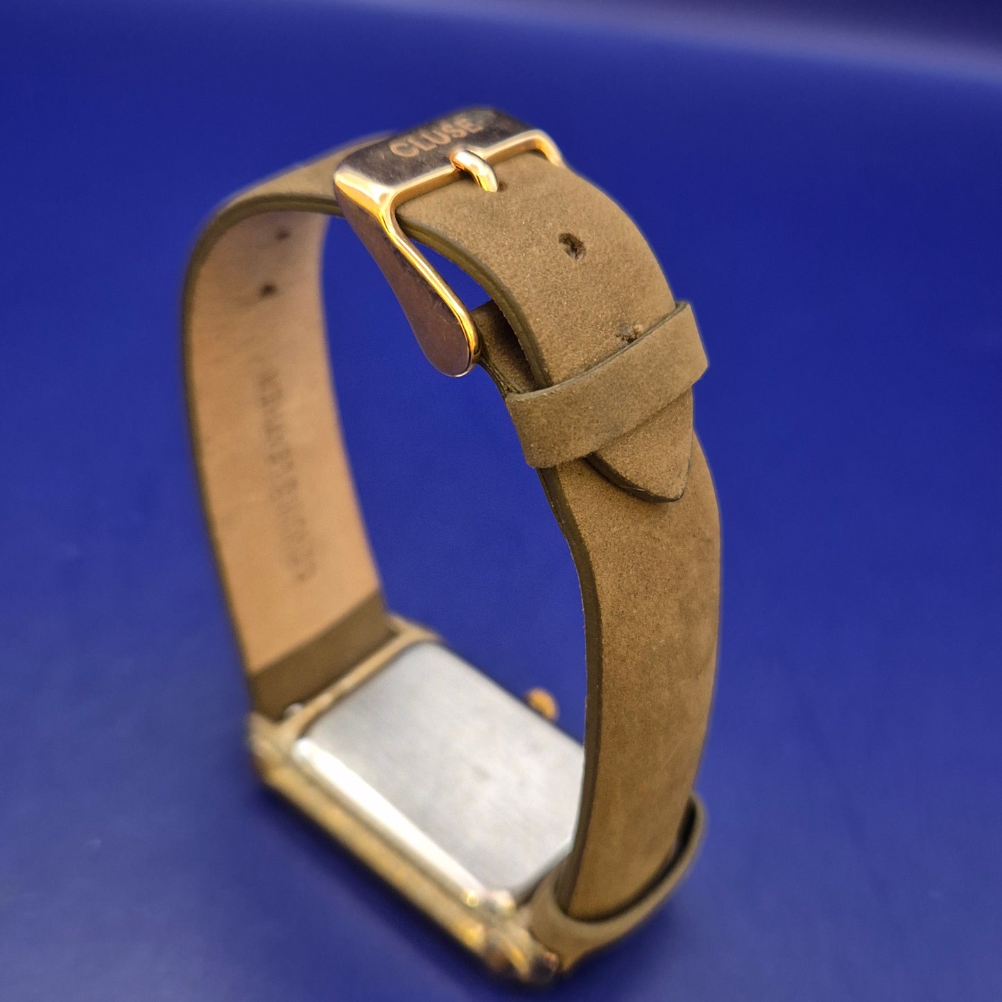Klassische IK Damen Uhr – Rechteckiges Design mit Römischen Ziffern