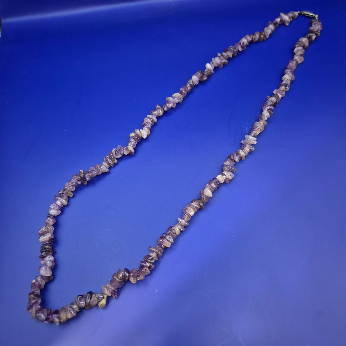 Edle Amethyst Splitterkette – Naturstein Halskette in Lila