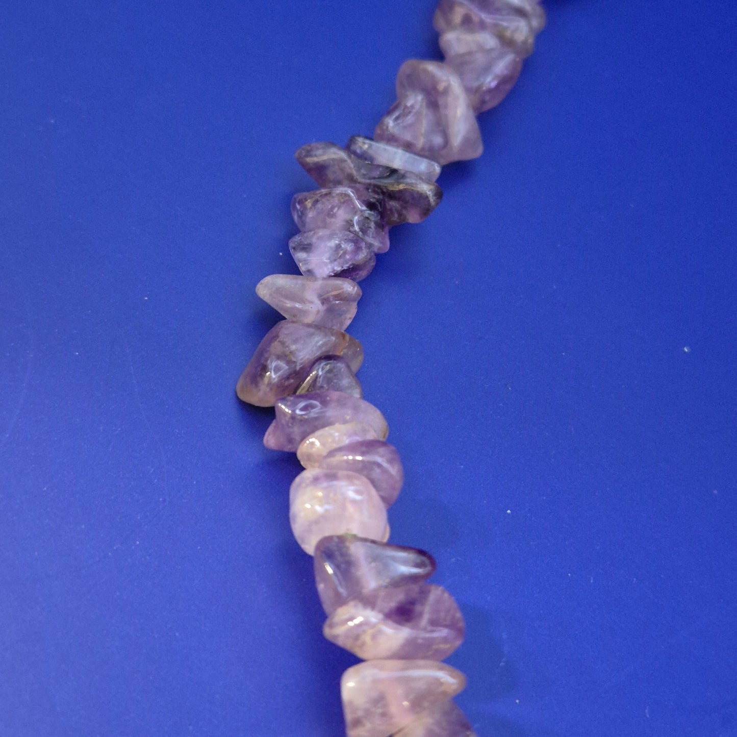 Edle Amethyst Splitterkette – Naturstein Halskette in Lila