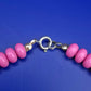 Modische Damen Kette in leuchtendem Pink – Stylischer Vintage Look