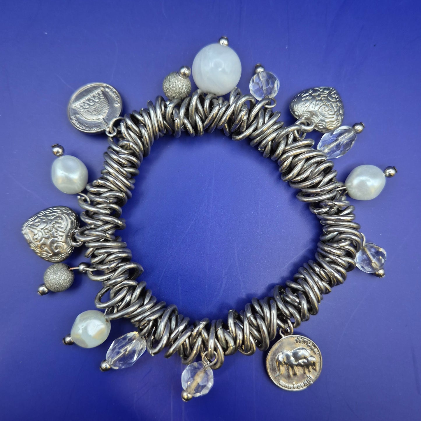 Charmantes Perlen Bettelarmband – Silbernes Design mit Elefanten Motiv