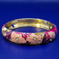 Farbenfroher Damen Armreif mit Blumenmuster und Schmucksteinen