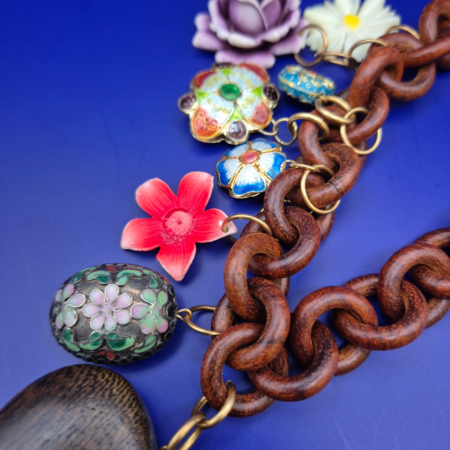 Vintage Charm Statement Damen Uhr Kette – Herz Anhänger & Blumen Charms
