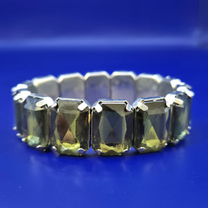 Elegantes Damen Armband mit grünen Schmucksteinen – Modischer Stil