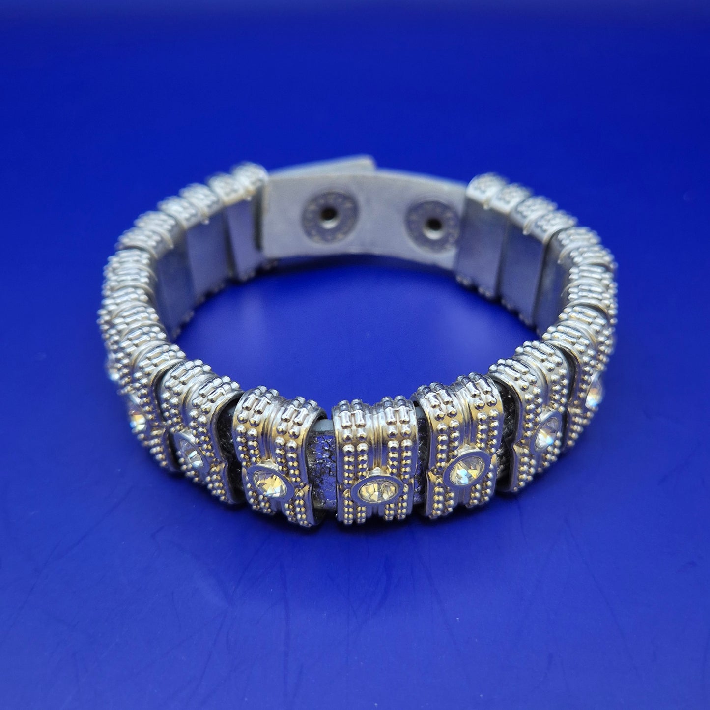 Modisches Damen Armband mit Strasssteinen – Eleganter Silber-Look