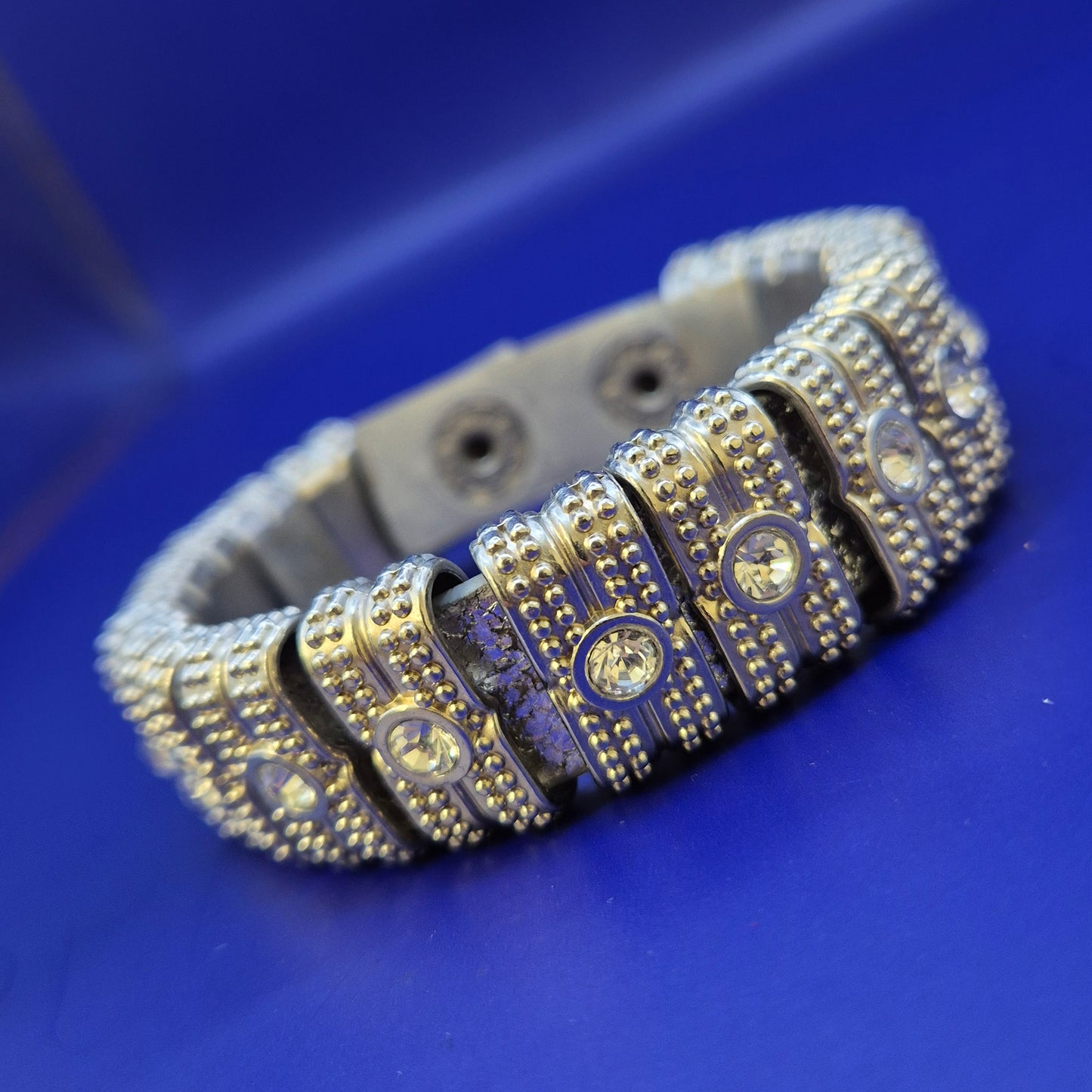 Modisches Damen Armband mit Strasssteinen – Eleganter Silber-Look