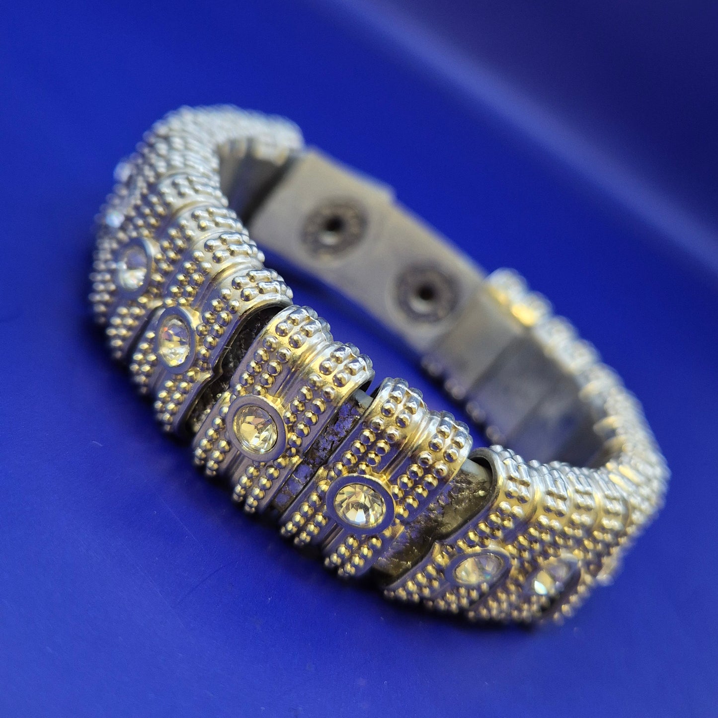 Modisches Damen Armband mit Strasssteinen – Eleganter Silber-Look