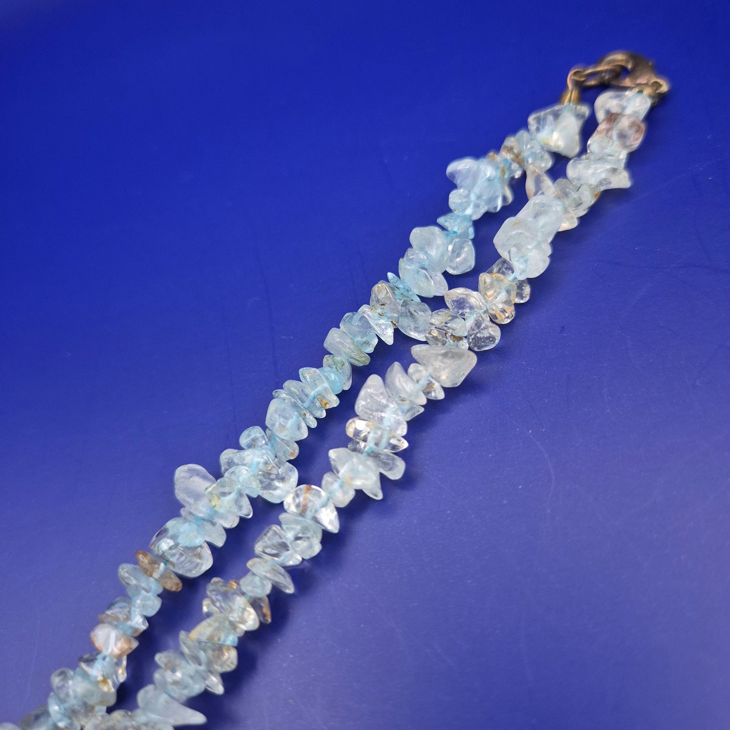 Edle Aquamarin Splitterkette – Stilvolle Damen Kette aus Natursteinen