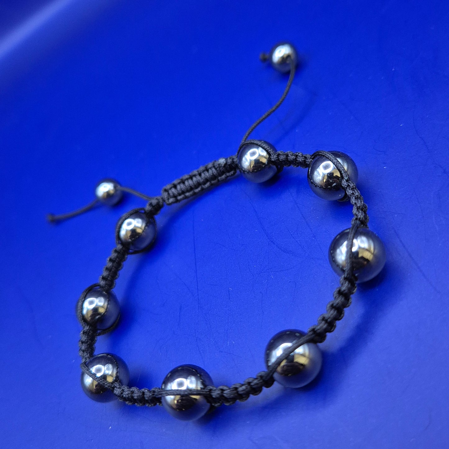 Stilvolles Hämatit Shamballa Armband – Unisex Macramé Schmuck