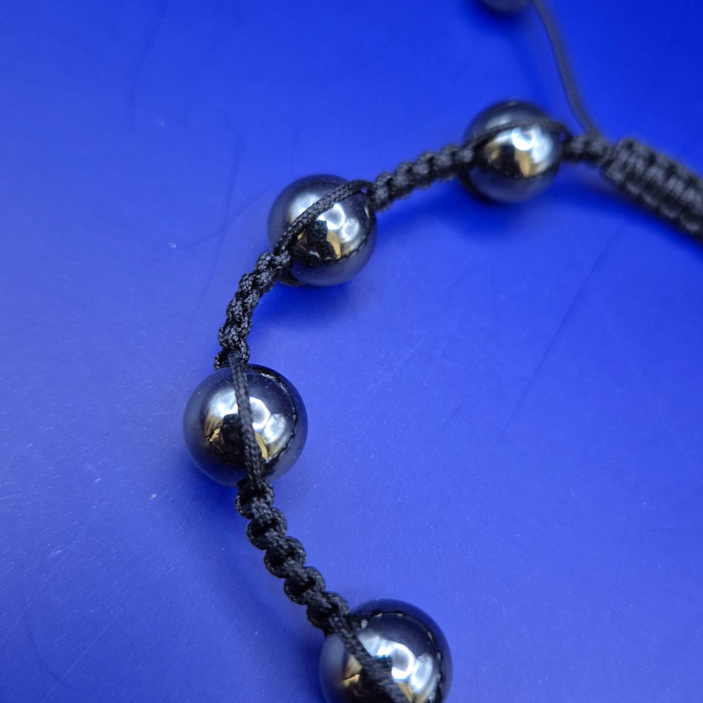 Stilvolles Hämatit Shamballa Armband – Unisex Macramé Schmuck