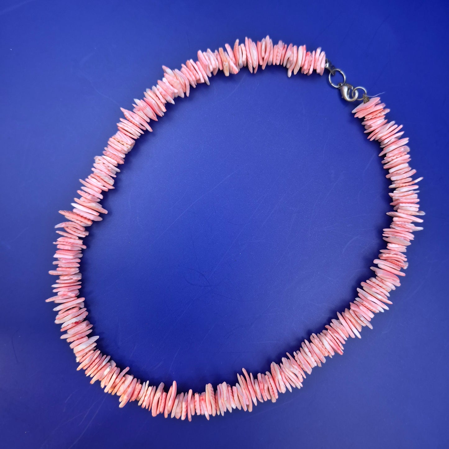 Moderne Muschel Kette in Rosa – Maritimer Look für den Sommer