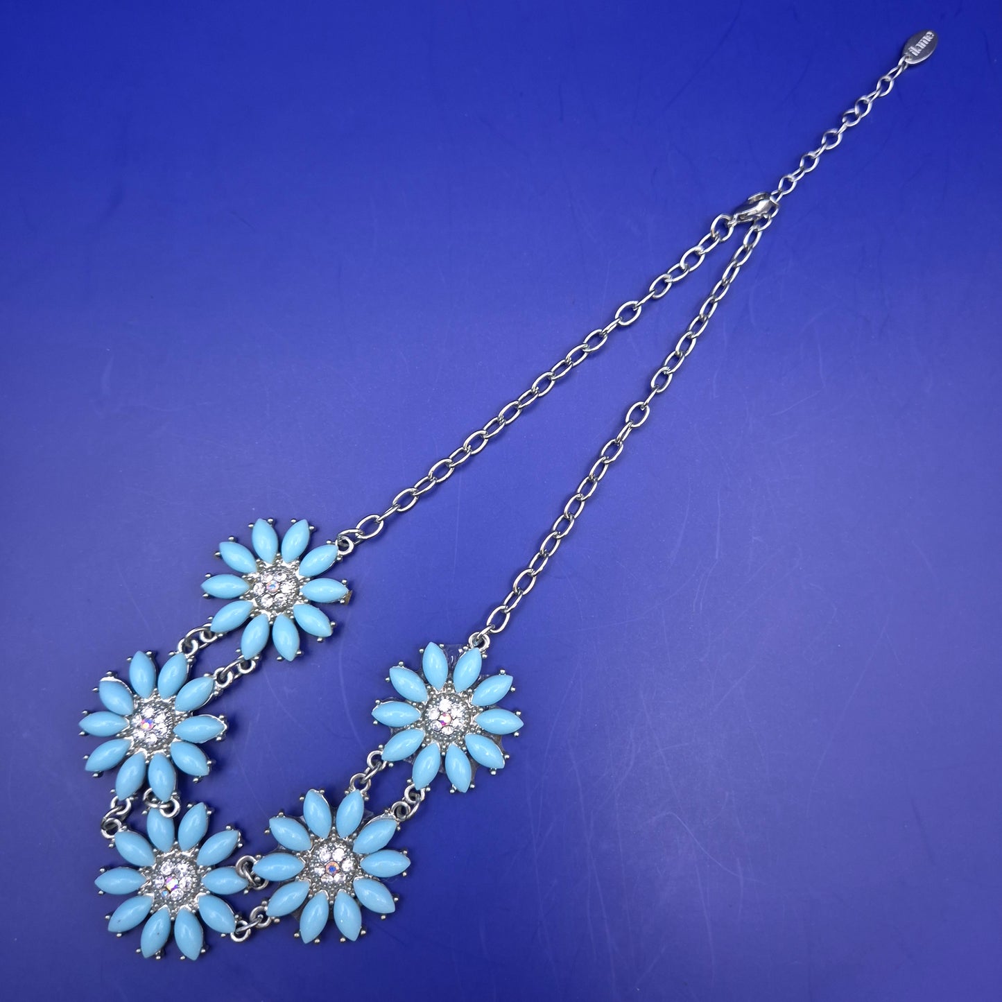 Elegante Statement Damen Kette – Florales Design mit blauen Elementen