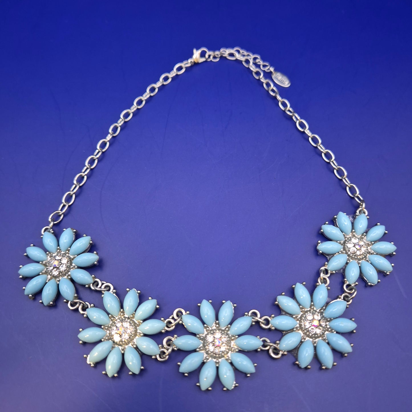 Elegante Statement Damen Kette – Florales Design mit blauen Elementen