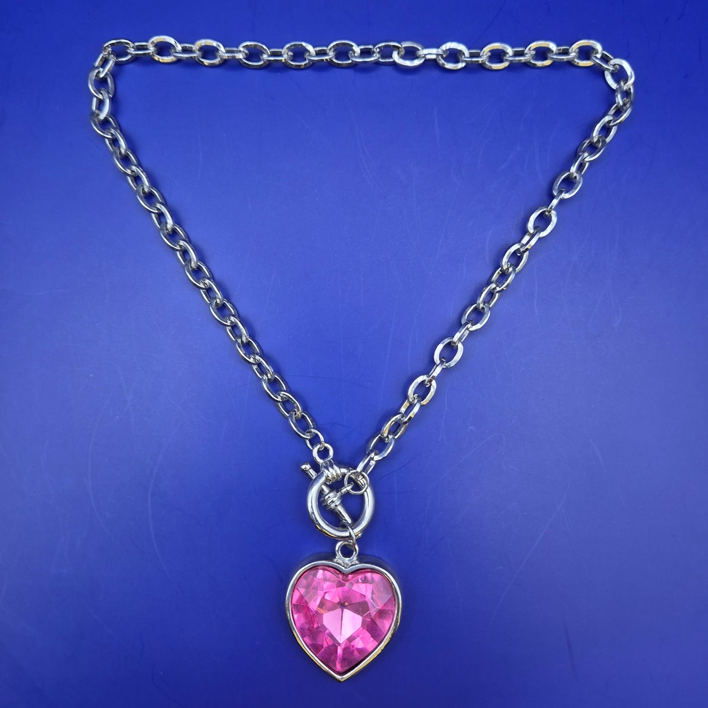 Elegante Damen Kette mit pinkem Herzanhänger – Romantischer Stil
