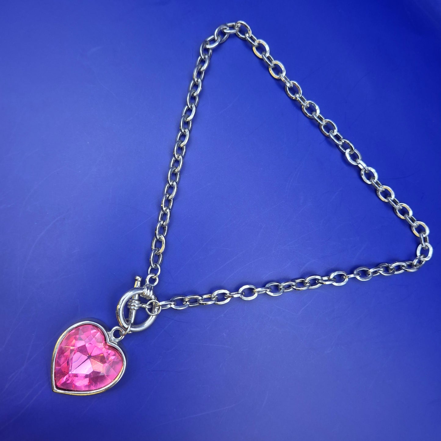 Elegante Damen Kette mit pinkem Herzanhänger – Romantischer Stil
