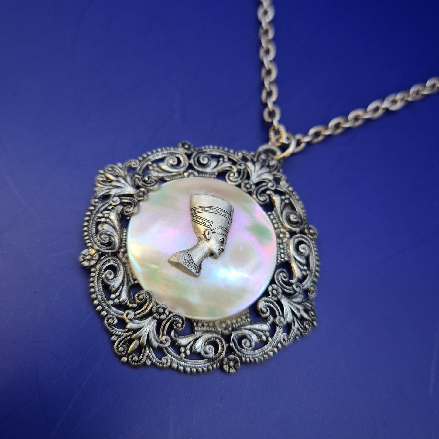 Ägyptische Nofretete Damen Kette – Vintage Stil mit Perlmutt