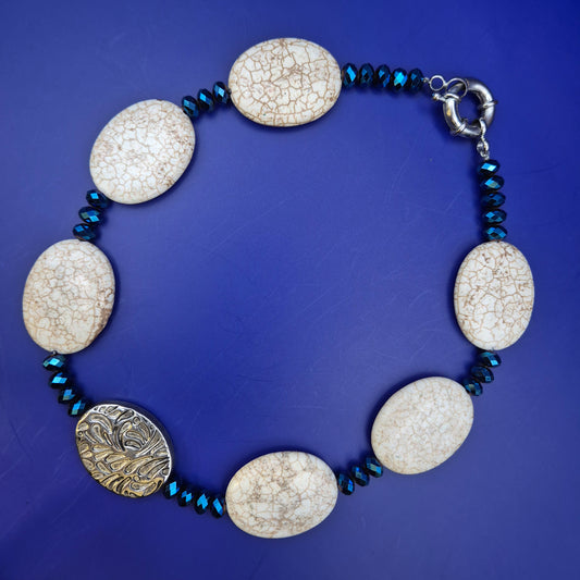 Auffällige Damen Uhr Kette mit Magnesit Steinen – Stilvolles Design