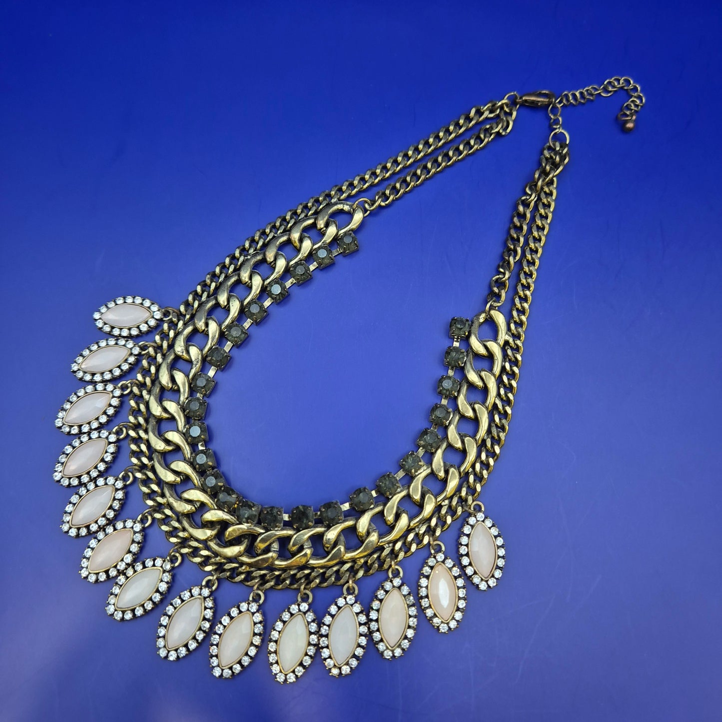 Statement Kette in Gold-Optik mit Strass & Steinen – Boho Chic Damen Kette