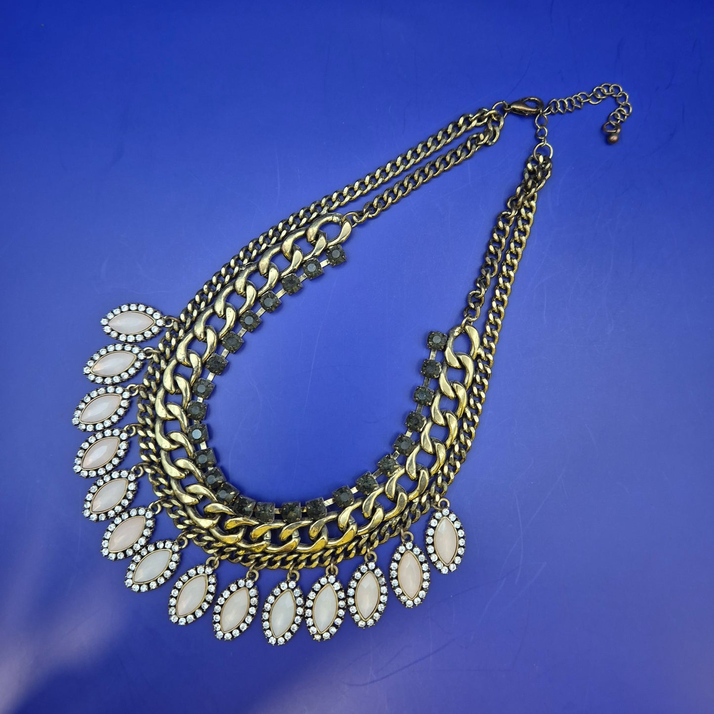 Statement Kette in Gold-Optik mit Strass & Steinen – Boho Chic Damen Kette