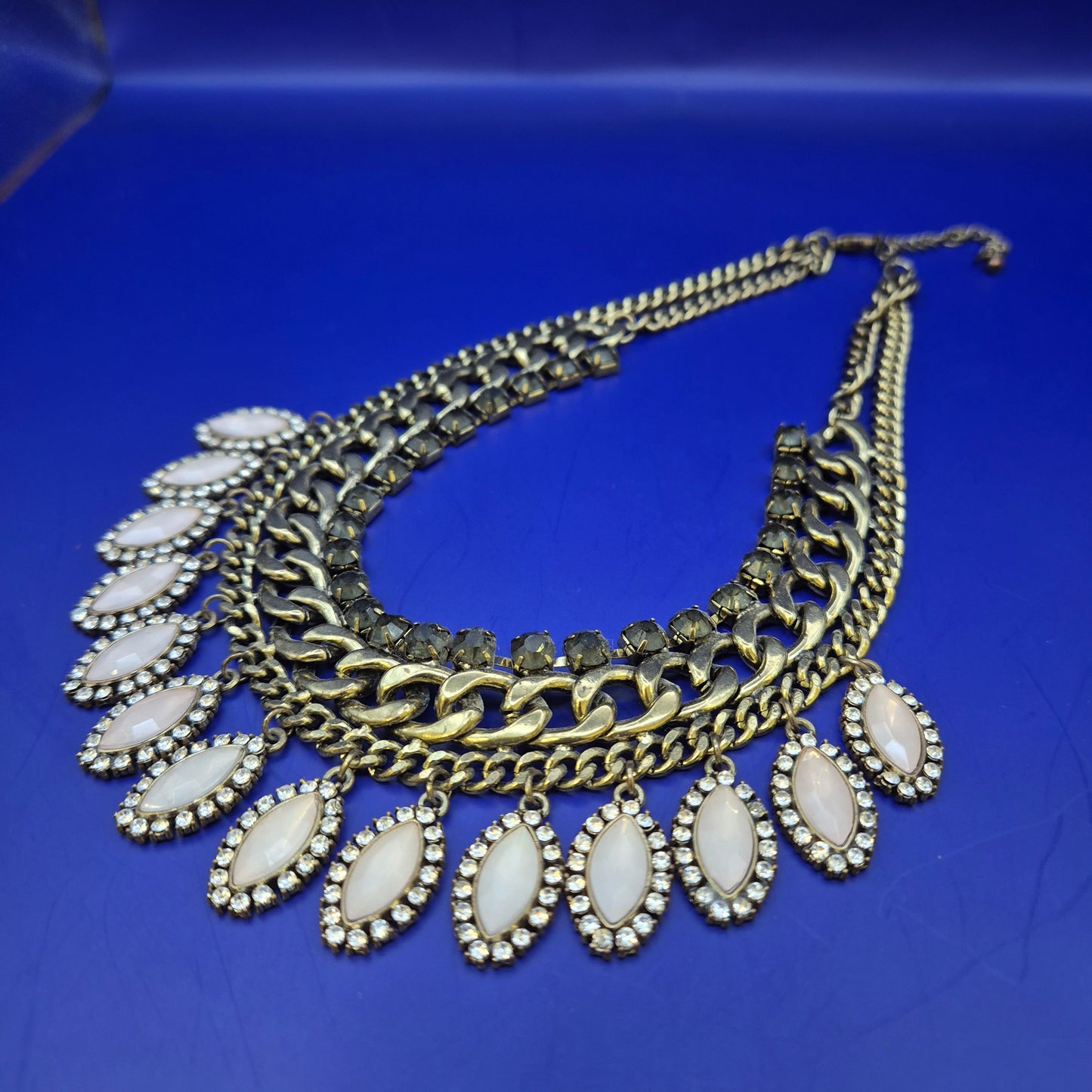 Statement Kette in Gold-Optik mit Strass & Steinen – Boho Chic Damen Kette