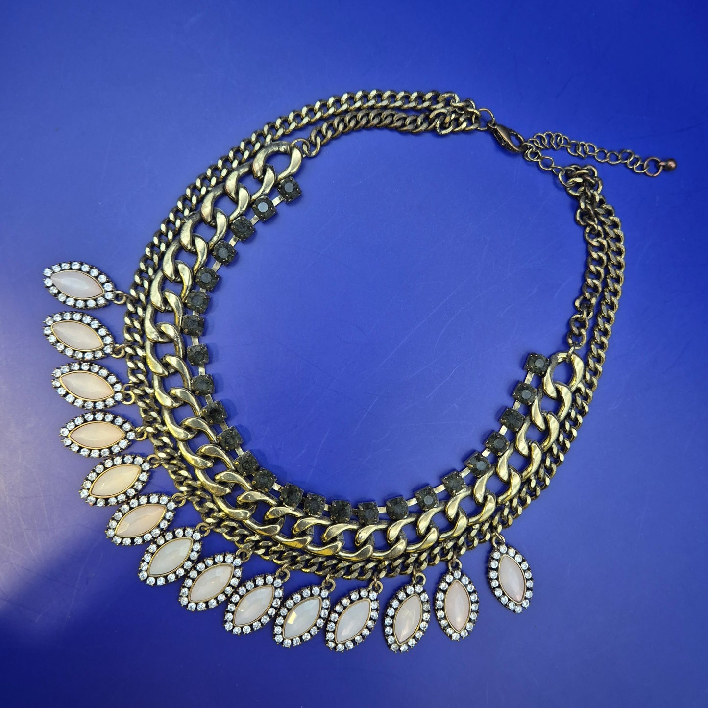 Statement Kette in Gold-Optik mit Strass & Steinen – Boho Chic Damen Kette