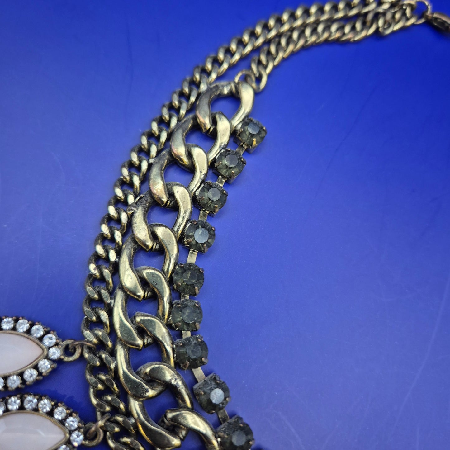 Statement Kette in Gold-Optik mit Strass & Steinen – Boho Chic Damen Kette